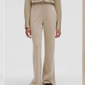 Lululemon Softstreme High-Rise Wide-Leg Pique Pant *Regular
Sheer Oak